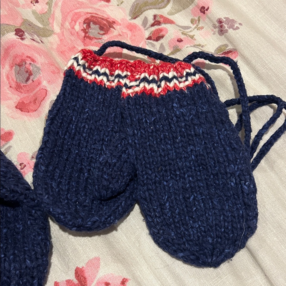 New England Kids Sweater - Navy and Red - Picture 3 of 3